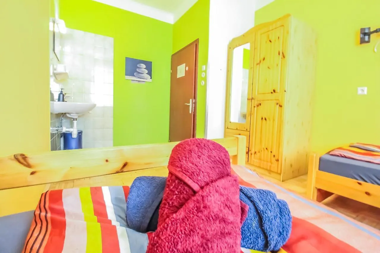 2 Single Beds Room With Shared Bathroom Vienne